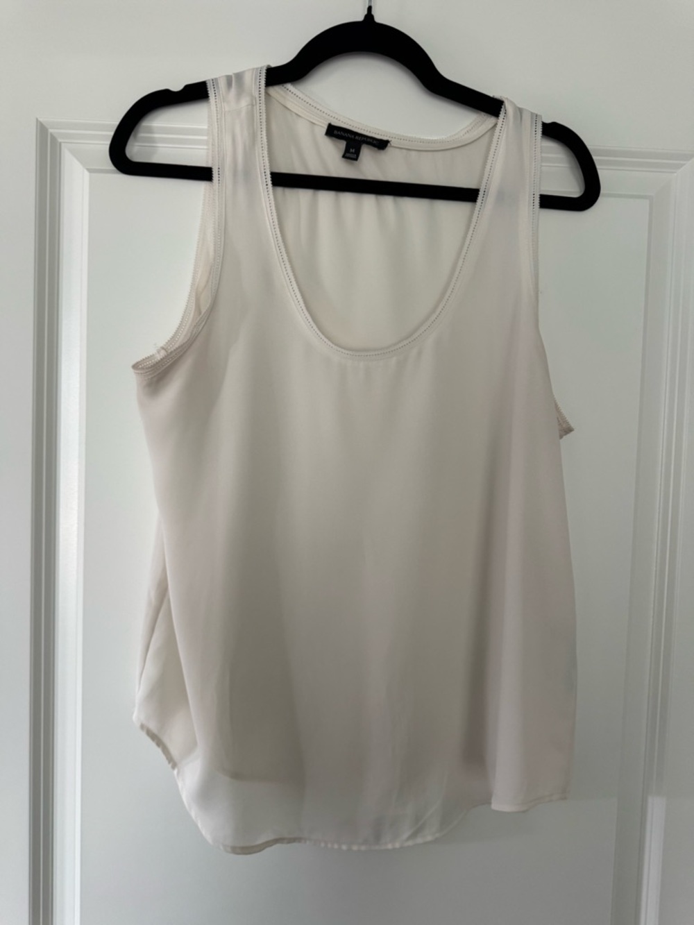 Banana Republic Soft Cream Scoop Neck Tank